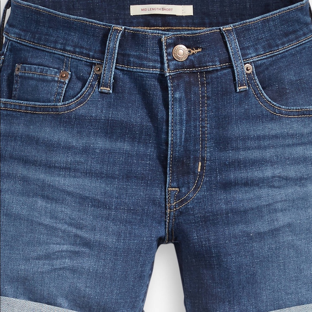 Levi’s mid length shorts NWT - Picture 3 of 5